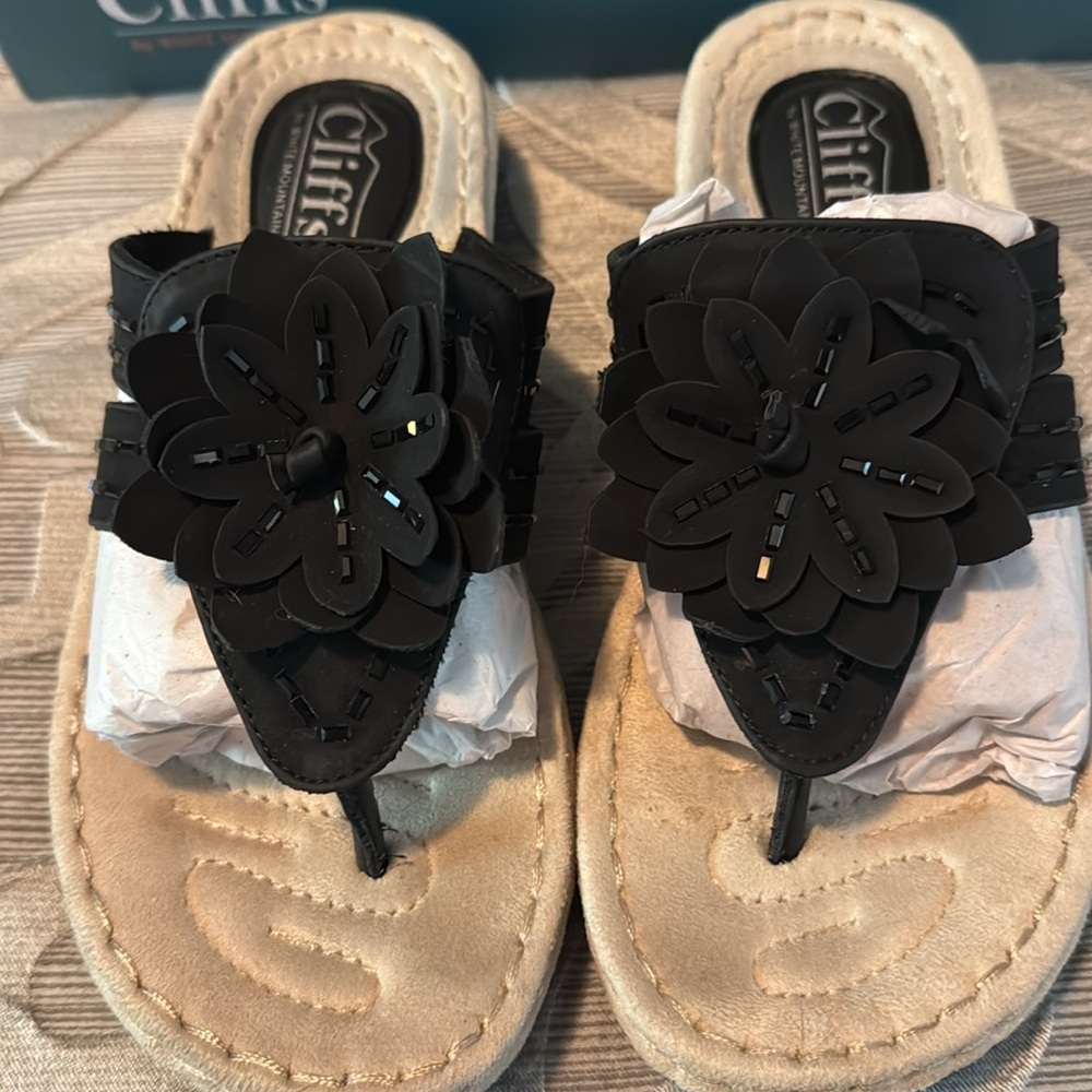 Cliffs by WHITE MOUNTAIN Black Suede  Floral Sandals - Picture 2 of 5